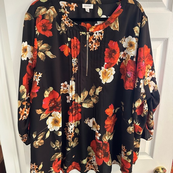 Avenue Blouse - Picture 1 of 6